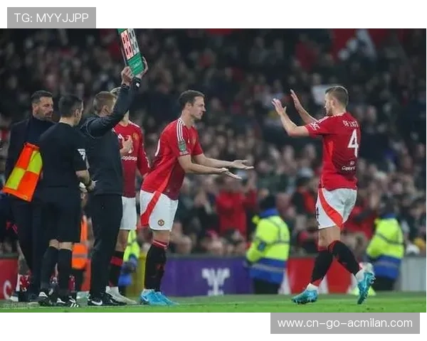 曼联埃文斯甩头攻门经验拉满，红魔铁血防线再现奇迹！