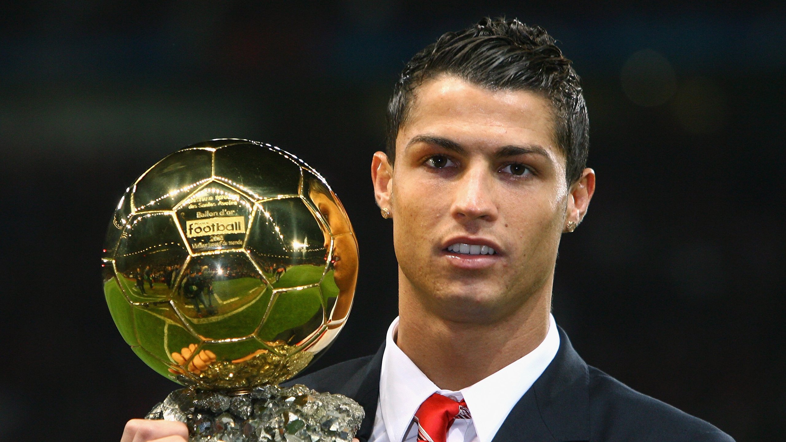 “腰旗式美式橄榄球：东部新区赛场首次亮相”