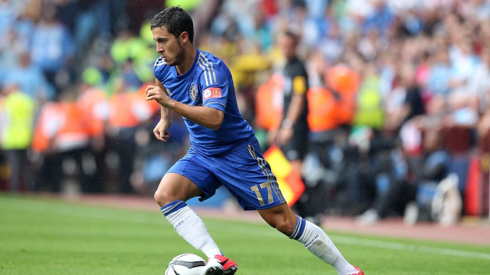 博卡中场节奏把控能力将决定未来发展，博卡主场球衣