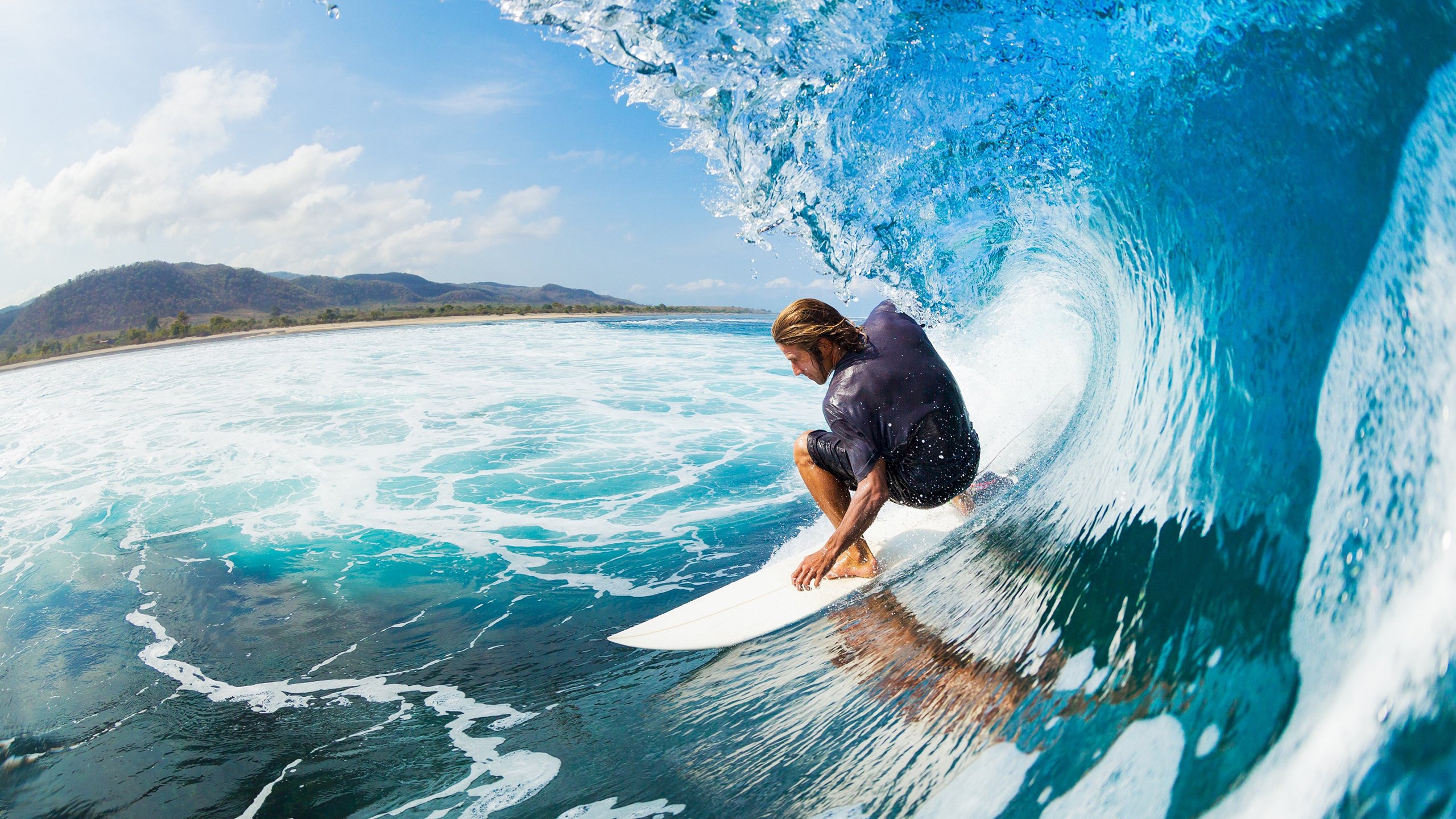 基：全黑队防线的“铁壁”，他对抗对手的强力进攻令人畏惧